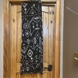 billabong skirt, with a pattern, never worn but has no tags